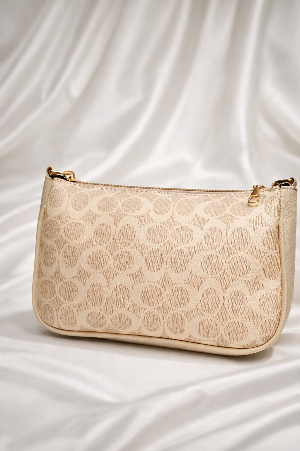 Classic beige printed handbag with gold detailing for a professional look or casual look - Silslah