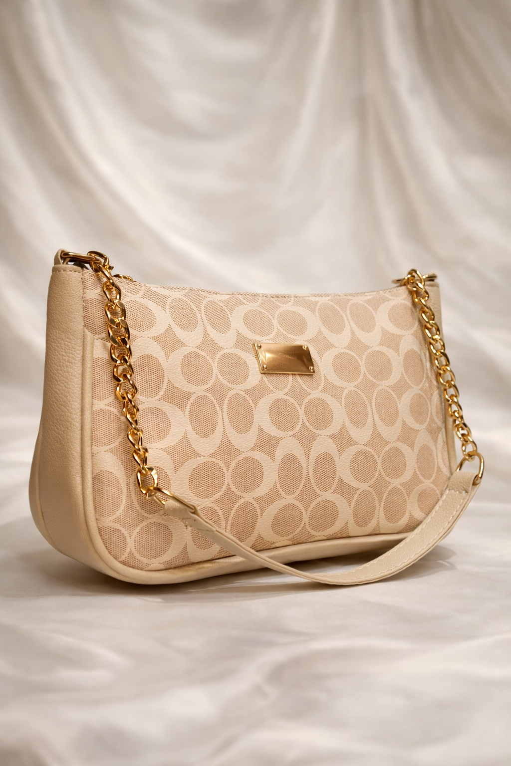 Beautiful beige print on Silslah handbag perfect for everyday look