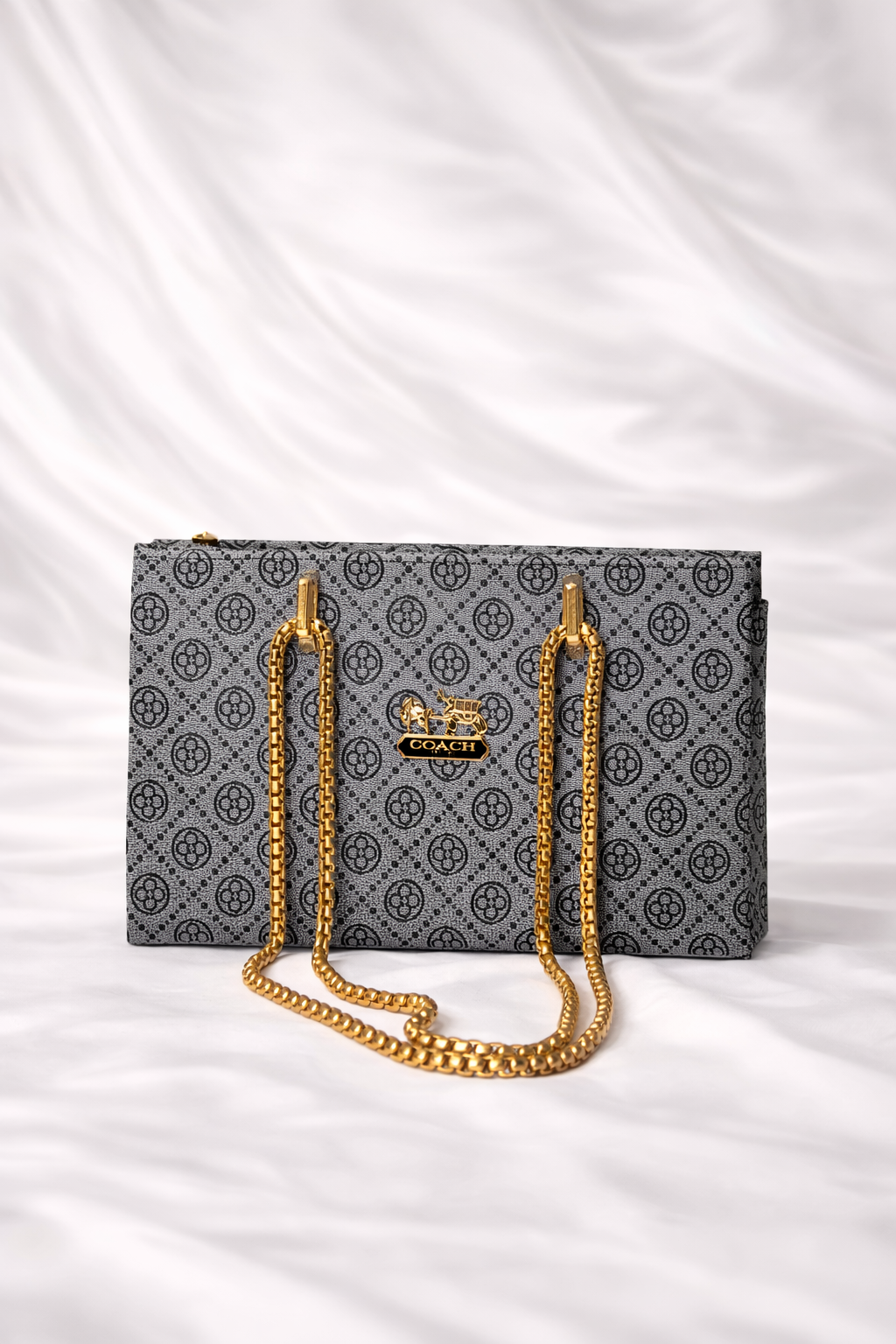 Luxury and affordable bags with chain for girls in Pakistan- Silslah Store
