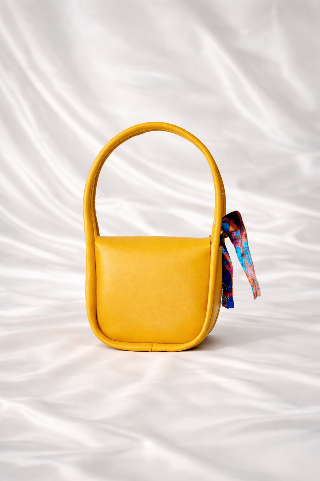 Small cute purse for kids and teenagers perfect for Eid gifts and parties in Pakistan